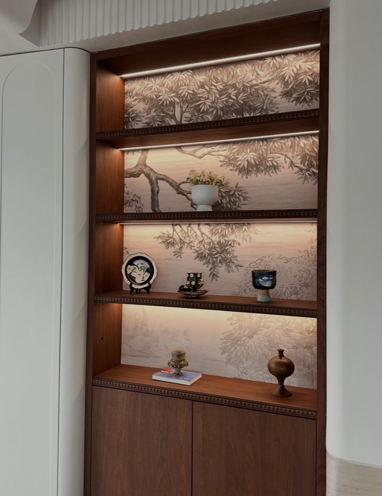 Hand-painted wallcovering on natural silk by Radius